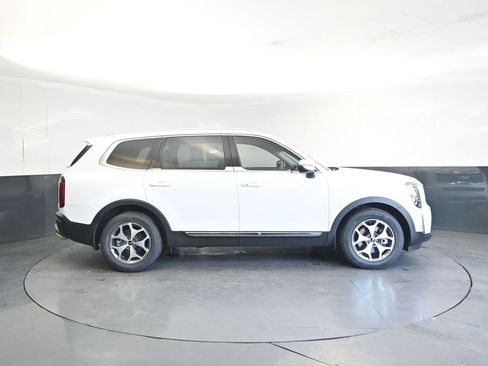 Used 2022 Kia Telluride EX image 6