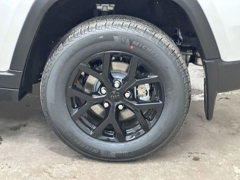 New 2025 Jeep Grand Cherokee Laredo image 41