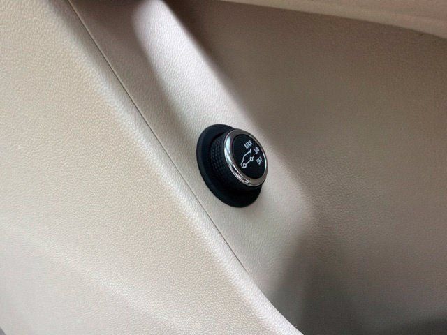 Used 2017 Cadillac XT5 FWD image 15