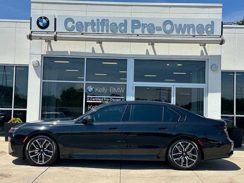 Used 2023 BMW 760i xDrive AWD/4WD image 5