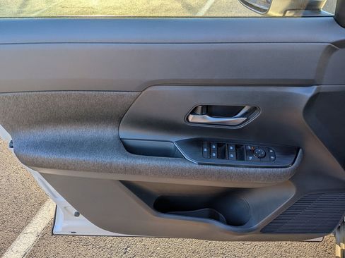 Used 2025 Nissan Kicks SV w/ SV Premium Package image 14