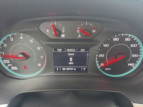 Used 2023 Chevrolet Traverse LS AWD/4WD image 26