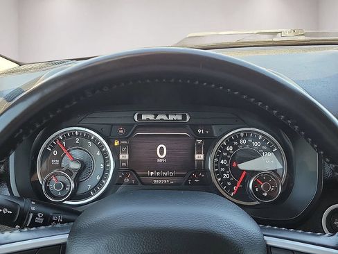 Used 2022 RAM 1500 Big Horn AWD/4WD image 18