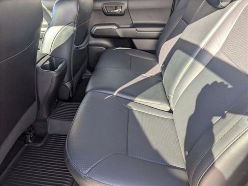 Used 2022 Toyota Tacoma Limited image 18