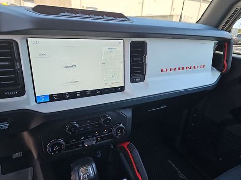 Used 2025 Ford Bronco Heritage Edition image 21