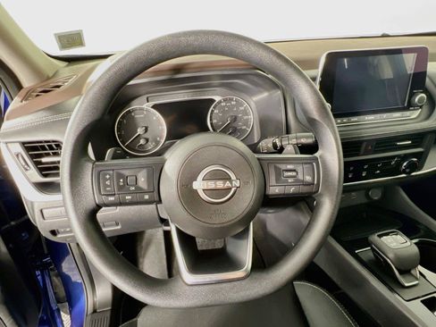 Used 2023 Nissan Rogue S AWD/4WD image 12