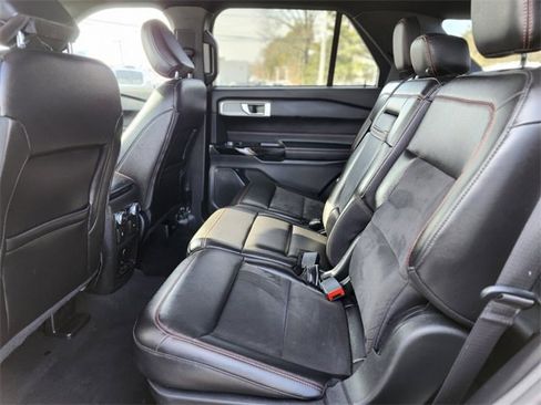 Certified 2022 Ford Explorer ST-Line image 16
