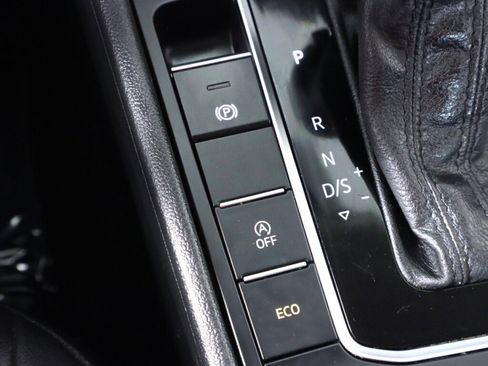 Used 2020 Volkswagen Jetta SE FWD image 24