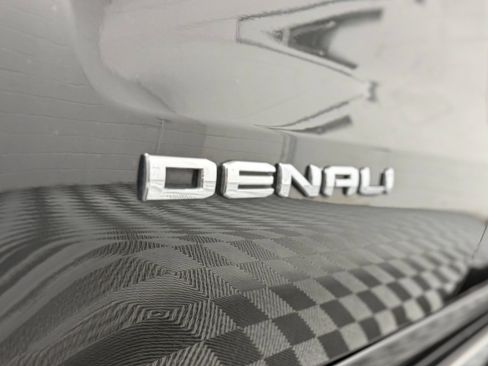 Used 2024 GMC Sierra 1500 Denali w/ Denali Reserve Package AWD/4WD image 10