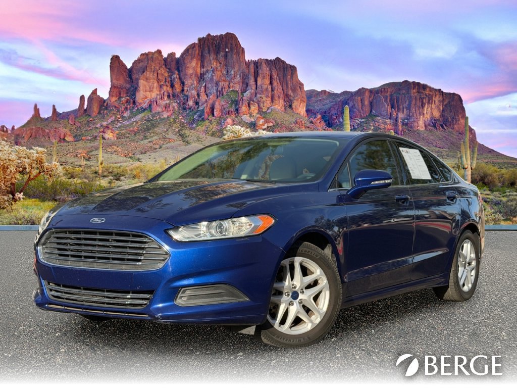 Used 2016 Ford Fusion SE FWD image 2