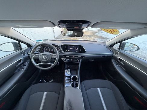 Used 2023 Hyundai Sonata SE w/ Cargo Package image 10