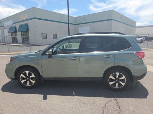 Used 2018 Subaru Forester 2.5i Premium w/ All-Weather Package AWD/4WD image 7