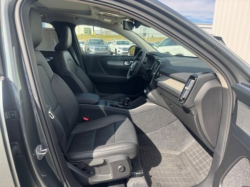 New 2026 Volvo XC40 B4 Core w/ Protection Package Premier image 28