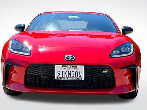 Used 2025 Toyota GR86 Premium w/ ALL Weather Mat Package (TMS) RWD image 2