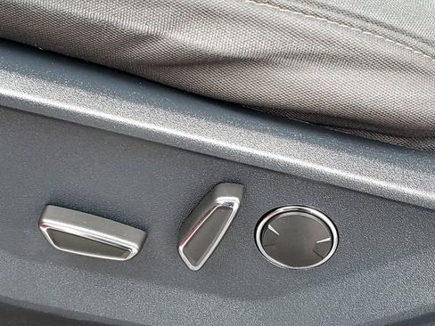 Certified 2021 Ford F150 XLT w/ Equipment Group 302A High image 11