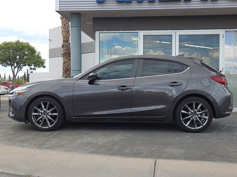 Used 2018 MAZDA MAZDA3 Grand Touring w/ Premium Equipment Package image 3