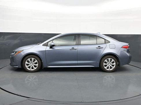 Used 2025 Toyota Corolla LE FWD image 4