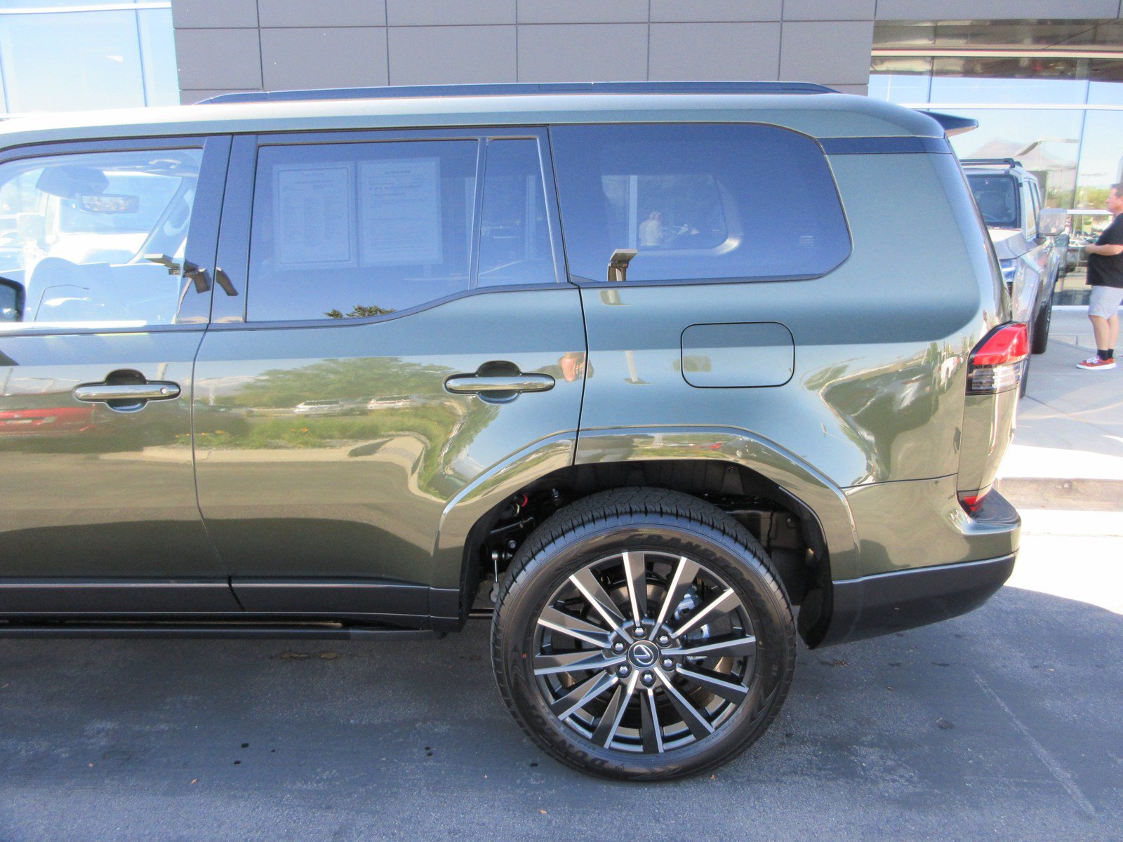Used 2026 Lexus GX 550 w/ Accessory Package (2T) AWD/4WD image 4