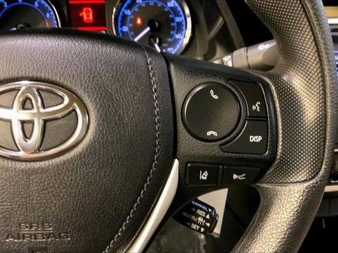 Used 2017 Toyota Corolla LE image 24