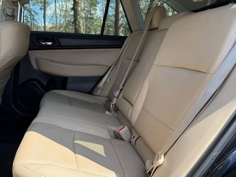 Used 2017 Subaru Outback 2.5i Limited image 6