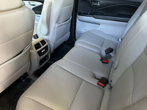 Used 2019 Honda Pilot Touring image 4