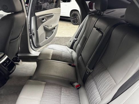 Used 2019 Chevrolet Impala LT image 43