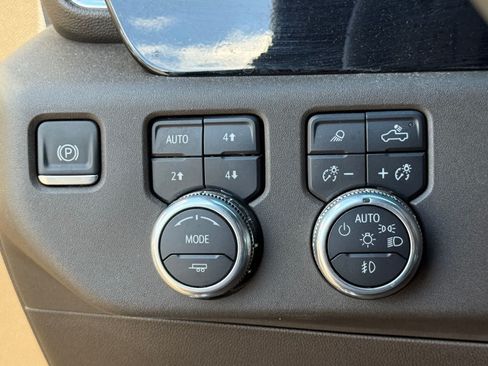 Used 2024 GMC Sierra 1500 SLT w/ SLT Premium Plus Package AWD/4WD image 19