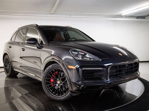 Certified 2023 Porsche Cayenne GTS AWD/4WD image 9
