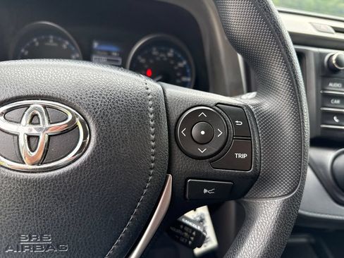 Used 2017 Toyota RAV4 LE FWD image 25