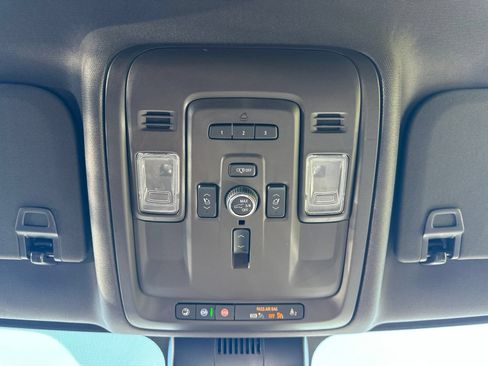 Used 2024 GMC Yukon XL Denali AWD/4WD image 96