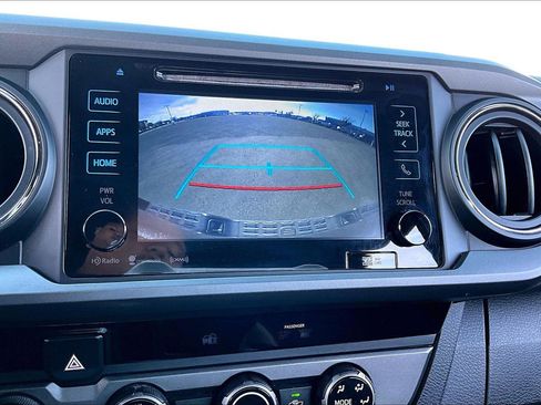 Used 2016 Toyota Tacoma TRD Sport image 21