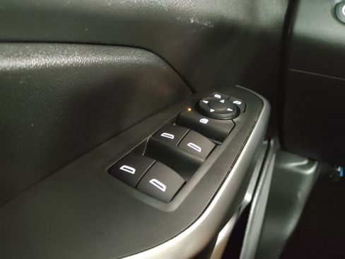 Used 2025 Chevrolet Trax LS FWD image 27