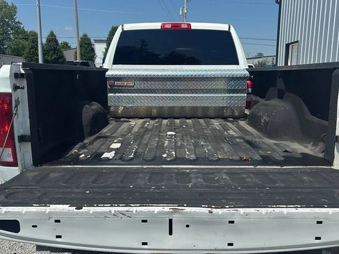 Used 2017 RAM 2500 Tradesman w/ Chrome Appearance Group AWD/4WD image 5