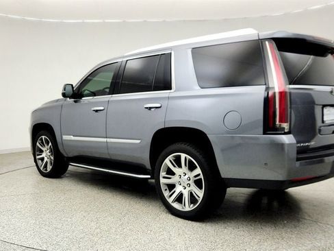 Used 2020 Cadillac Escalade Luxury AWD/4WD image 7