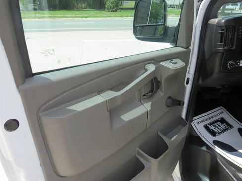 Used 2021 GMC Savana 3500 RWD image 7