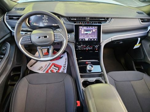 New 2025 Jeep Grand Cherokee L Laredo w/ Luxury Tech Group I image 8