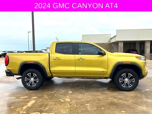 Used 2024 GMC Canyon AT4 AWD/4WD image 8