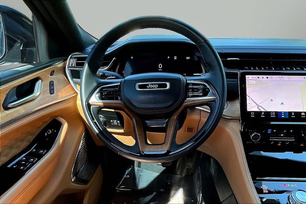 Used 2023 Jeep Grand Cherokee L Summit AWD/4WD image 8