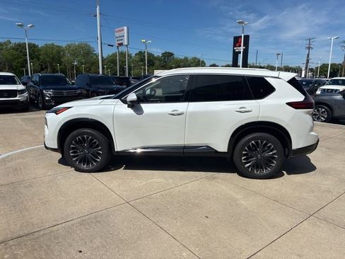 New 2026 Nissan Rogue Platinum AWD/4WD image 4