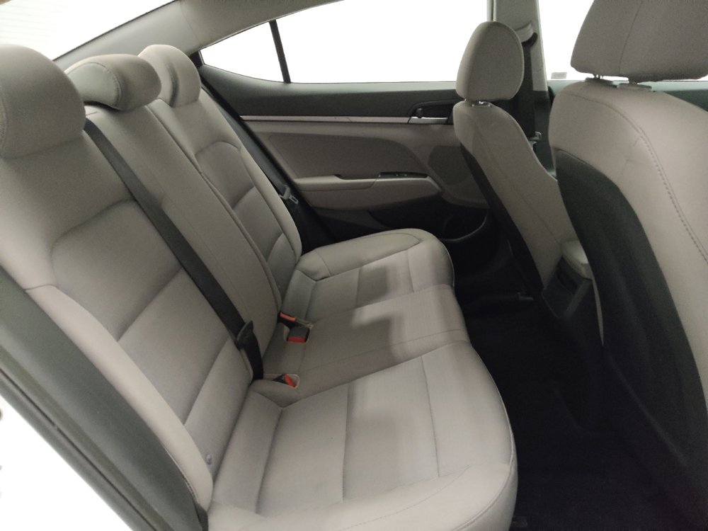 Used 2017 Hyundai Elantra SE FWD image 19