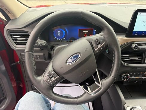 Used 2020 Ford Escape Titanium AWD/4WD image 8