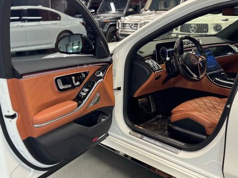 Used 2023 Mercedes-Benz S 580 S 580 4MATIC Sedan 4D image 10