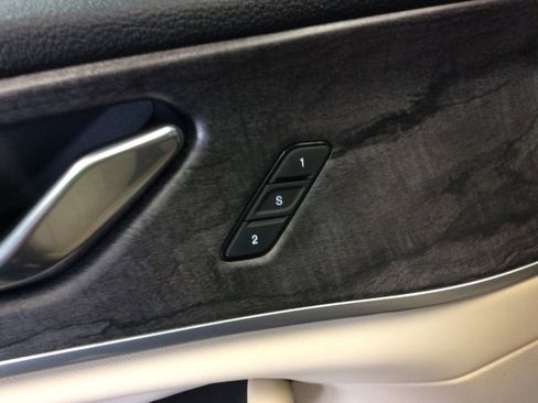 Used 2024 Jeep Grand Cherokee Limited image 15