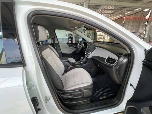 Used 2018 Chevrolet Equinox LS FWD image 17