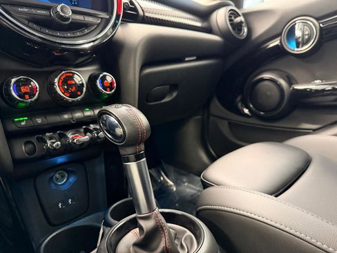 Used 2019 MINI Cooper S FWD image 38
