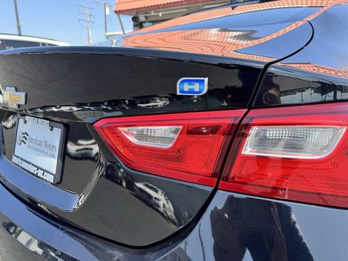 Used 2017 Chevrolet Malibu Hybrid w/ Leather Package FWD image 16