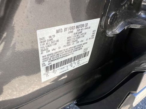 Used 2023 Ford Explorer XLT w/ Equipment Group 202A AWD/4WD image 17