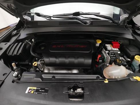 Used 2022 Jeep Compass Trailhawk w/ Trailhawk Convenience Group image 3