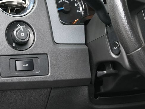 Used 2013 Ford F150 XLT w/ XLT Chrome Pkg RWD image 23