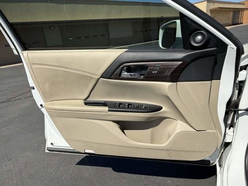 Used 2016 Honda Accord EX-L image 10